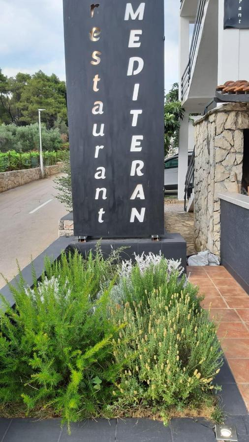 Gjestgiverier Mediteran Hvar - Modern And Restaurant,